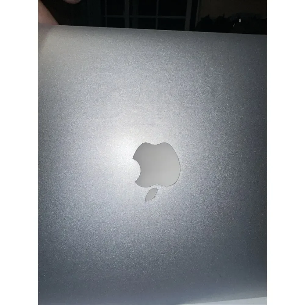 Apple MacBook Air - Core i5 13” (2015) 4GB 128GB Silver Intel HD Unlocked